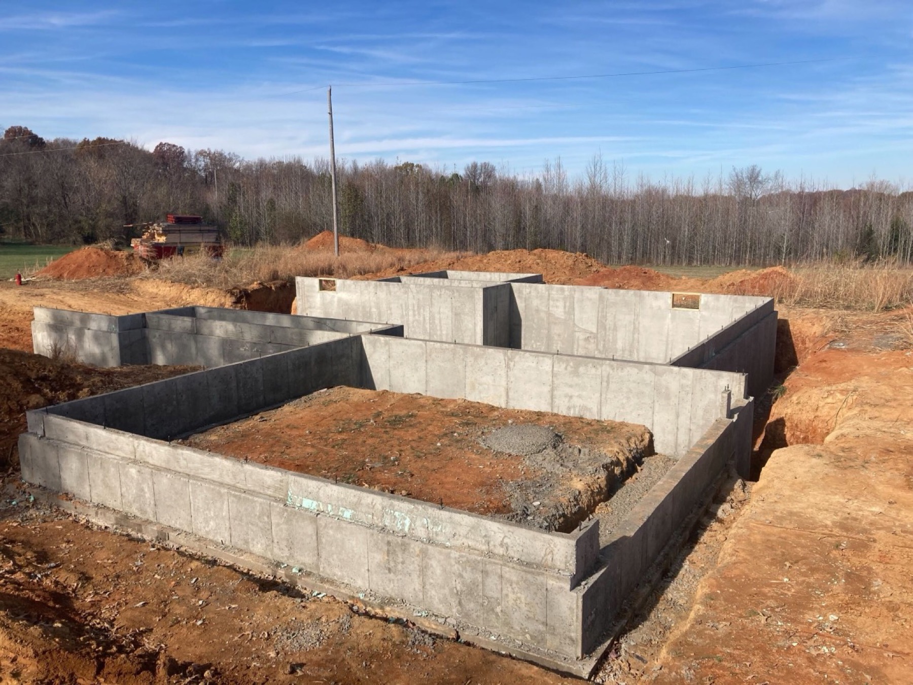 Concrete foundation wall system for a new build